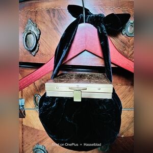 Vintage Black Velvet 1940's Wristlet With Compact Powder Case Lid